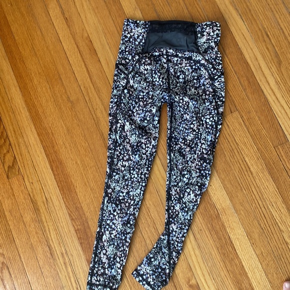 Lululemon running tights - Picture 4 of 6